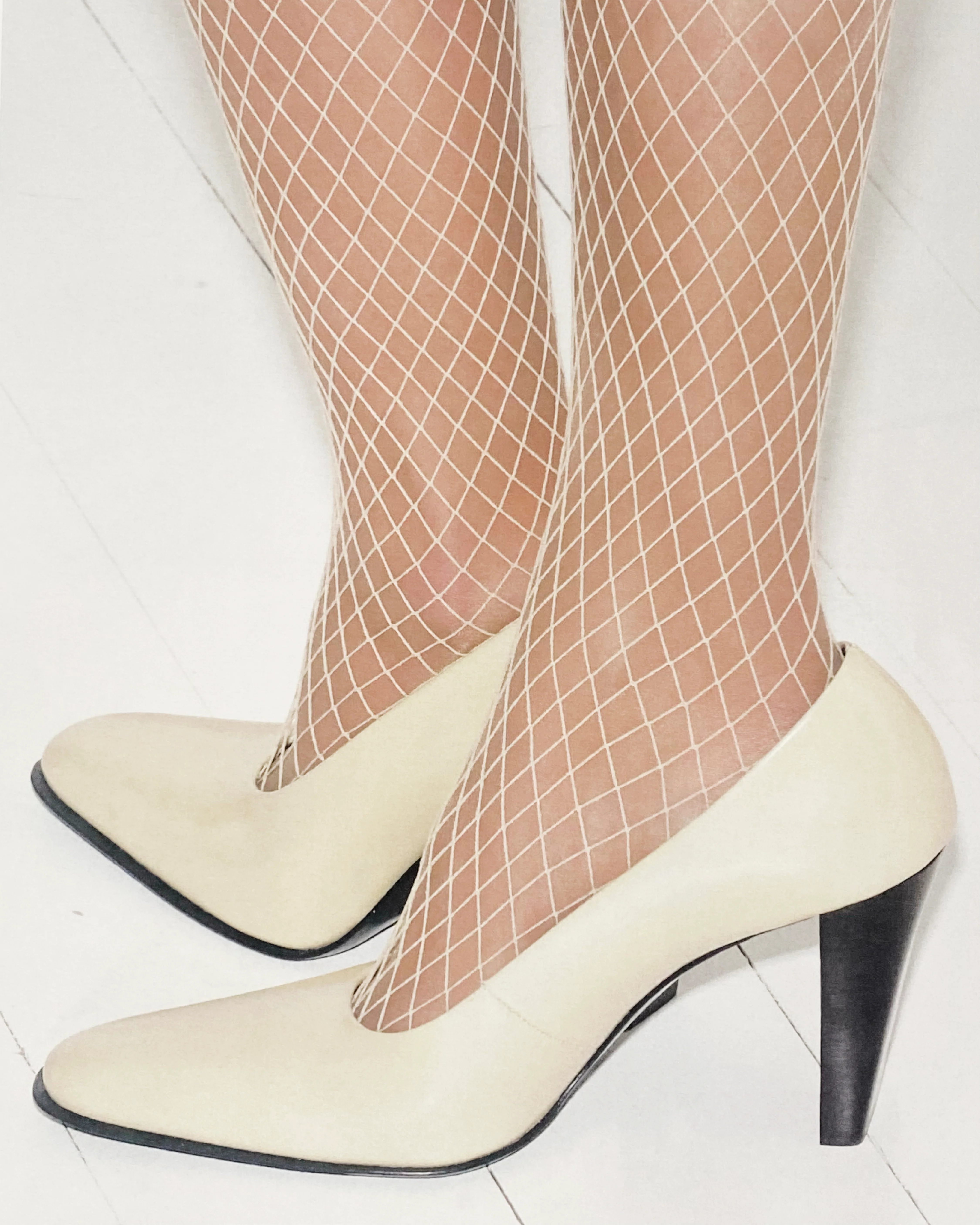 Fete Pump in Beige Brushed Leather - Image 3